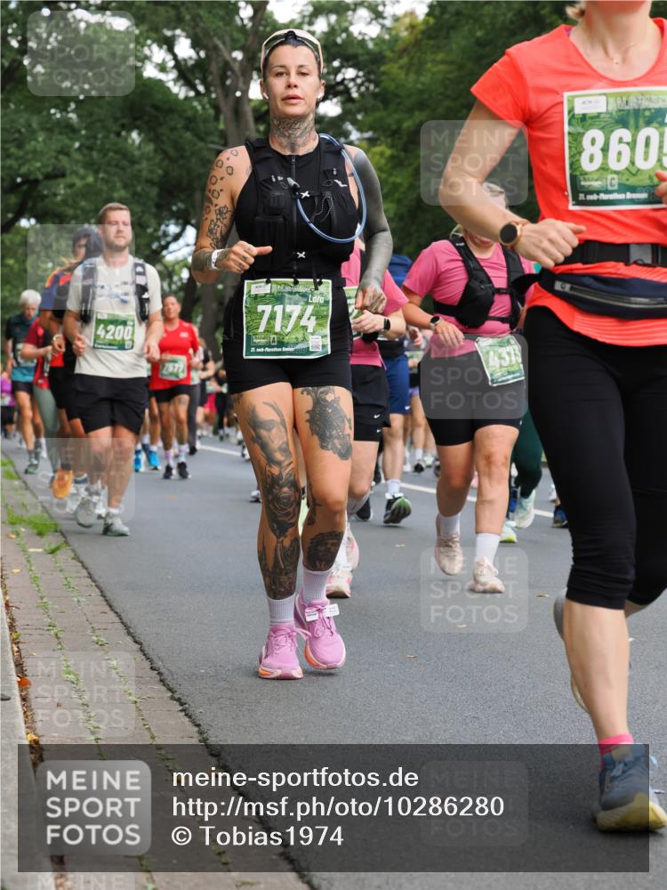 13.09.2026 - 21. swb-Marathon Bremen TobiasT http://msf.ph/oto/10286280 13.09.2026 12:17:21 Laufen 4200, 7174, 21, 4313, 8605, 21 meine-sportfotos.de