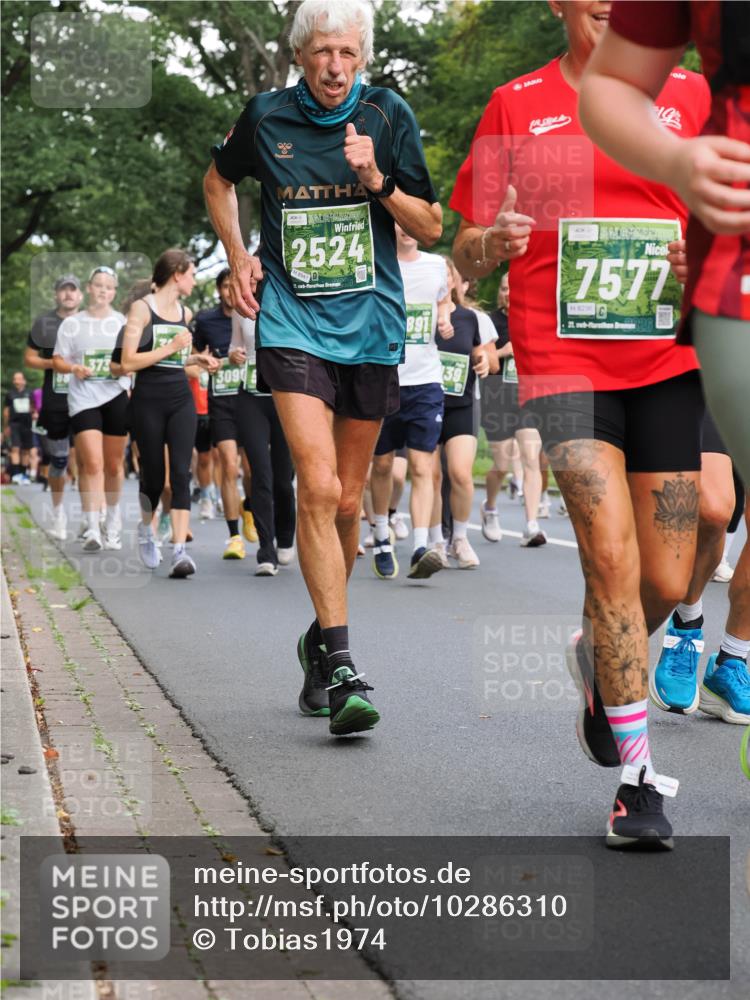 13.09.2026 - 21. swb-Marathon Bremen TobiasT http://msf.ph/oto/10286310 13.09.2026 12:17:29 Laufen 373, 3090, 2524, 19, 7577, 8236, 21, 126 meine-sportfotos.de