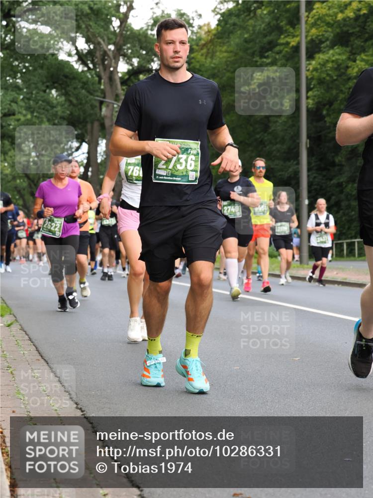 13.09.2026 - 21. swb-Marathon Bremen TobiasT http://msf.ph/oto/10286331 13.09.2026 12:17:39 Laufen 2522, 76, 2736, 7118, 21, 2740, 2437 meine-sportfotos.de
