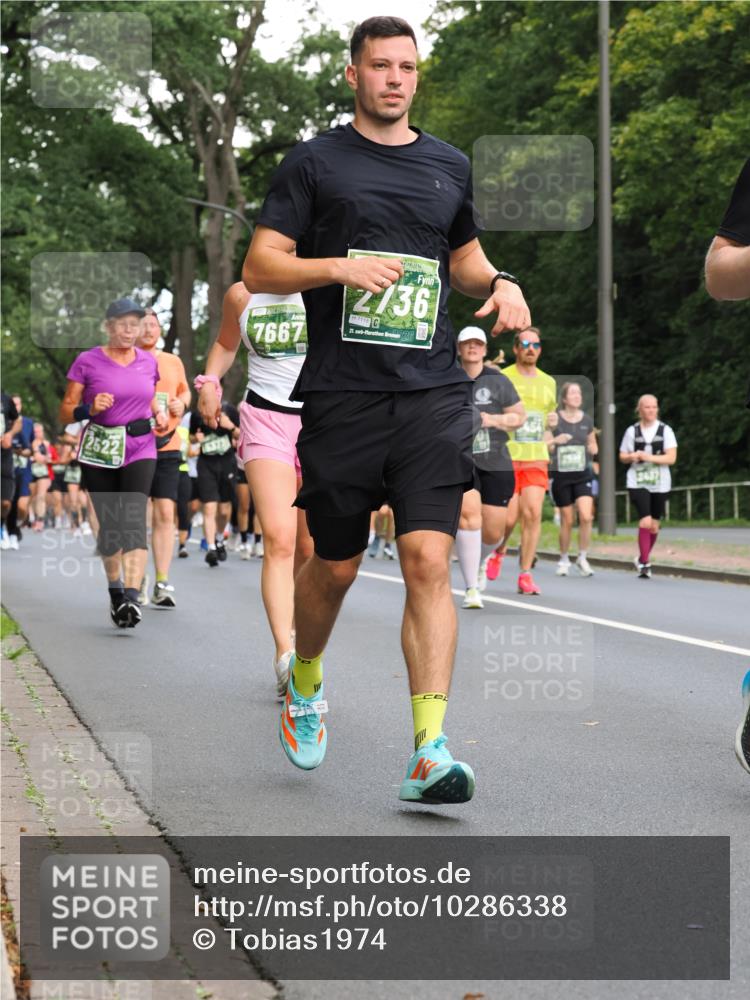 13.09.2026 - 21. swb-Marathon Bremen TobiasT http://msf.ph/oto/10286338 13.09.2026 12:17:39 Laufen 2522, 7667, 2, 36, 7118, 21, 26 meine-sportfotos.de