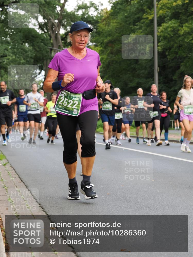 13.09.2026 - 21. swb-Marathon Bremen TobiasT http://msf.ph/oto/10286360 13.09.2026 12:17:42 Laufen 2522, 21, 26, 3295 meine-sportfotos.de
