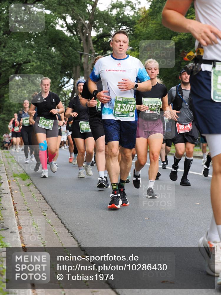 13.09.2026 - 21. swb-Marathon Bremen TobiasT http://msf.ph/oto/10286430 13.09.2026 12:18:01 Laufen 330, 2282, 17, 570, 18, 23, 3306, 555, 1674 meine-sportfotos.de
