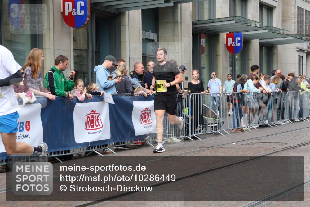 13.09.2026 - 21. swb-Marathon Bremen Strokosch-Dieckow http://msf.ph/oto/10286449 13.09.2026 10:41:06 Ziel 11077, 11628, 11944, 12442, 13520, 13600, 10575, 11201, 11903, 12209, 12477 meine-sportfotos.de