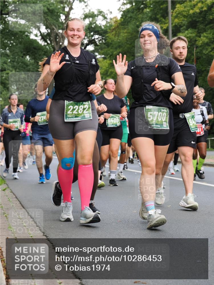13.09.2026 - 21. swb-Marathon Bremen TobiasT http://msf.ph/oto/10286453 13.09.2026 12:18:04 Laufen 274, 2282, 21, 25, 6400, 5700, 942 meine-sportfotos.de