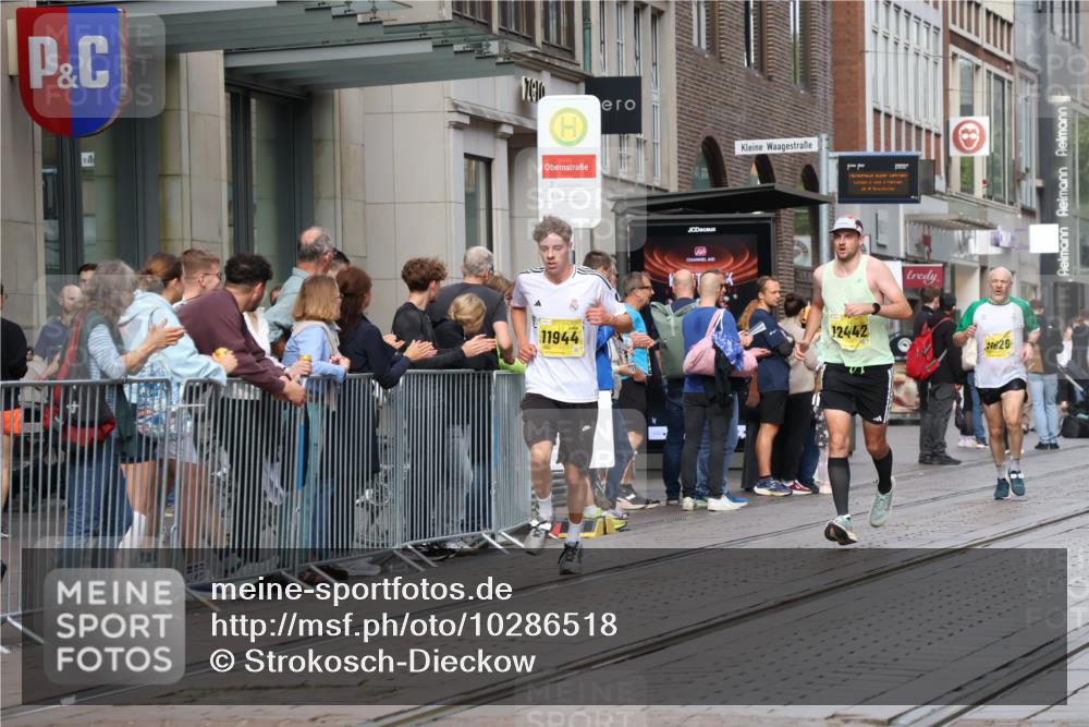 13.09.2026 - 21. swb-Marathon Bremen Strokosch-Dieckow http://msf.ph/oto/10286518 13.09.2026 10:41:21 Ziel 10341, 10972, 11426, 11527, 11628, 11944, 12246, 12442, 12455, 13586, 13600, 11077, 11201, 12209, 13520 meine-sportfotos.de