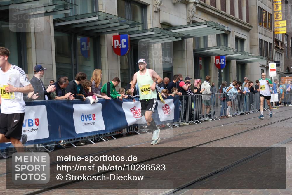 13.09.2026 - 21. swb-Marathon Bremen Strokosch-Dieckow http://msf.ph/oto/10286583 13.09.2026 10:41:26 Ziel 10341, 10972, 11426, 11527, 11628, 12246, 12455, 12468, 13586, 13600, 11077, 11944, 12442, 13520 meine-sportfotos.de