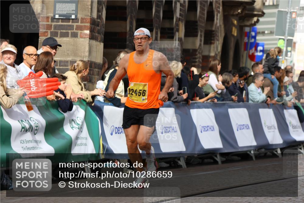 13.09.2026 - 21. swb-Marathon Bremen Strokosch-Dieckow http://msf.ph/oto/10286659 13.09.2026 10:36:46 Ziel 11916, 12324, 12513, 13548, 13575, 11738, 12520, 13606 meine-sportfotos.de