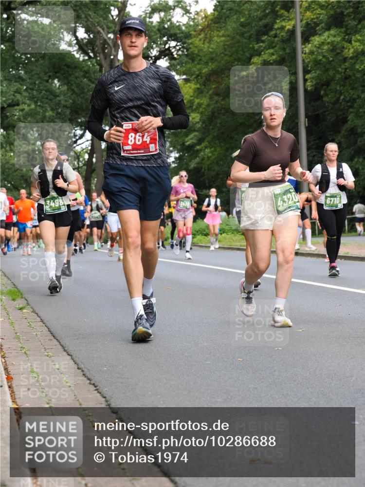 13.09.2026 - 21. swb-Marathon Bremen TobiasT http://msf.ph/oto/10286688 13.09.2026 12:18:52 Laufen 3498, 864, 21, 3478, 4320, 6710 meine-sportfotos.de