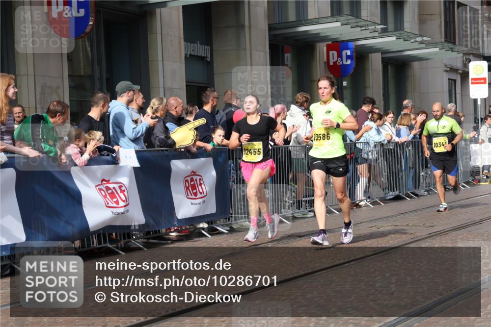13.09.2026 - 21. swb-Marathon Bremen Strokosch-Dieckow http://msf.ph/oto/10286701 13.09.2026 10:41:35 Ziel 10341, 10972, 11426, 11527, 12246, 12468, 13586, 13621, 11628, 11944, 12442, 12455, 13520, 13600 meine-sportfotos.de