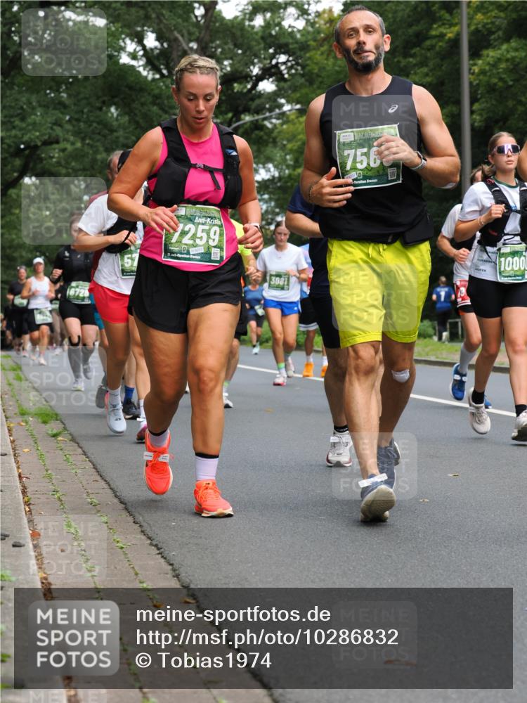 13.09.2026 - 21. swb-Marathon Bremen TobiasT http://msf.ph/oto/10286832 13.09.2026 12:19:23 Laufen 7259, 8201, 21, 3081, 756, 1000 meine-sportfotos.de
