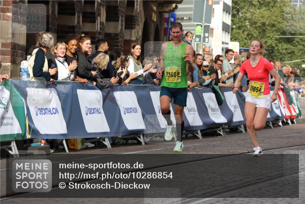 13.09.2026 - 21. swb-Marathon Bremen Strokosch-Dieckow http://msf.ph/oto/10286854 13.09.2026 10:37:12 Ziel 11738, 12520, 13606, 10502, 11619, 11854, 13608 meine-sportfotos.de