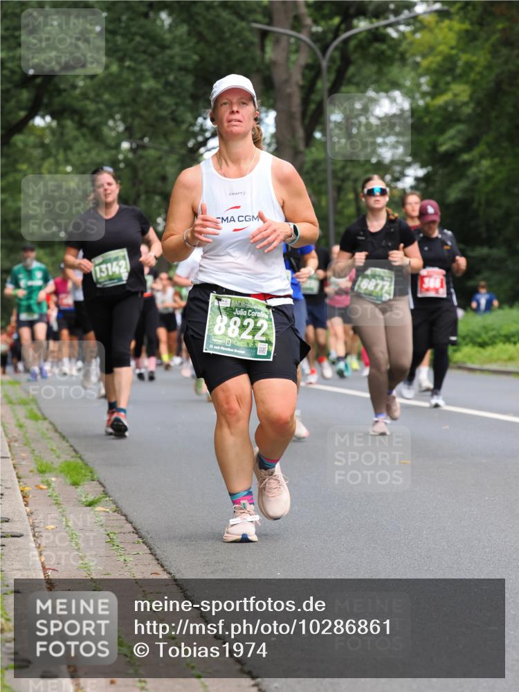 13.09.2026 - 21. swb-Marathon Bremen TobiasT http://msf.ph/oto/10286861 13.09.2026 12:19:32 Laufen 13142, 8822, 21, 26, 6877 meine-sportfotos.de