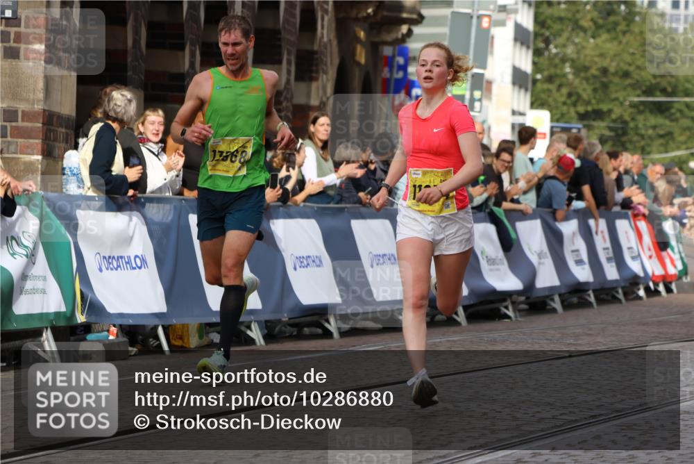 13.09.2026 - 21. swb-Marathon Bremen Strokosch-Dieckow http://msf.ph/oto/10286880 13.09.2026 10:37:13 Ziel 11738, 12520, 13606, 10502, 11619, 11854, 13608 meine-sportfotos.de