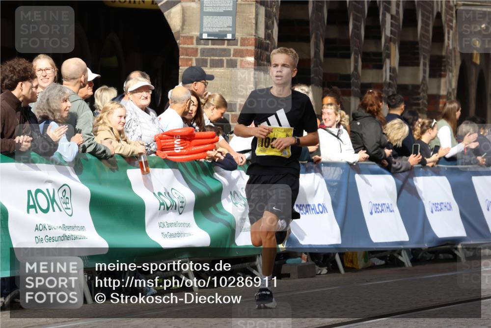 13.09.2026 - 21. swb-Marathon Bremen Strokosch-Dieckow http://msf.ph/oto/10286911 13.09.2026 10:37:21 Ziel 11654, 12520, 13568, 13606, 11619, 11854, 13608 meine-sportfotos.de