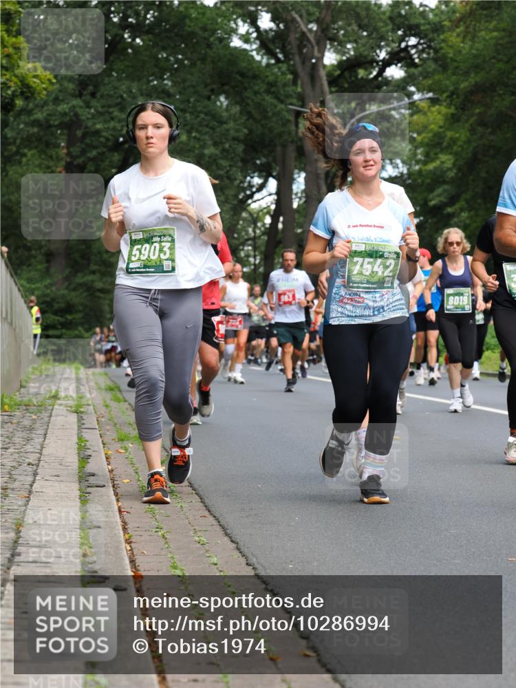 13.09.2026 - 21. swb-Marathon Bremen TobiasT http://msf.ph/oto/10286994 13.09.2026 12:19:57 Laufen 5903, 2, 21, 7542, 21, 42, 195, 8019 meine-sportfotos.de