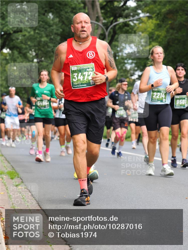 13.09.2026 - 21. swb-Marathon Bremen TobiasT http://msf.ph/oto/10287016 13.09.2026 12:20:05 Laufen 15495, 3472, 21, 240, 7683, 2214, 9501 meine-sportfotos.de