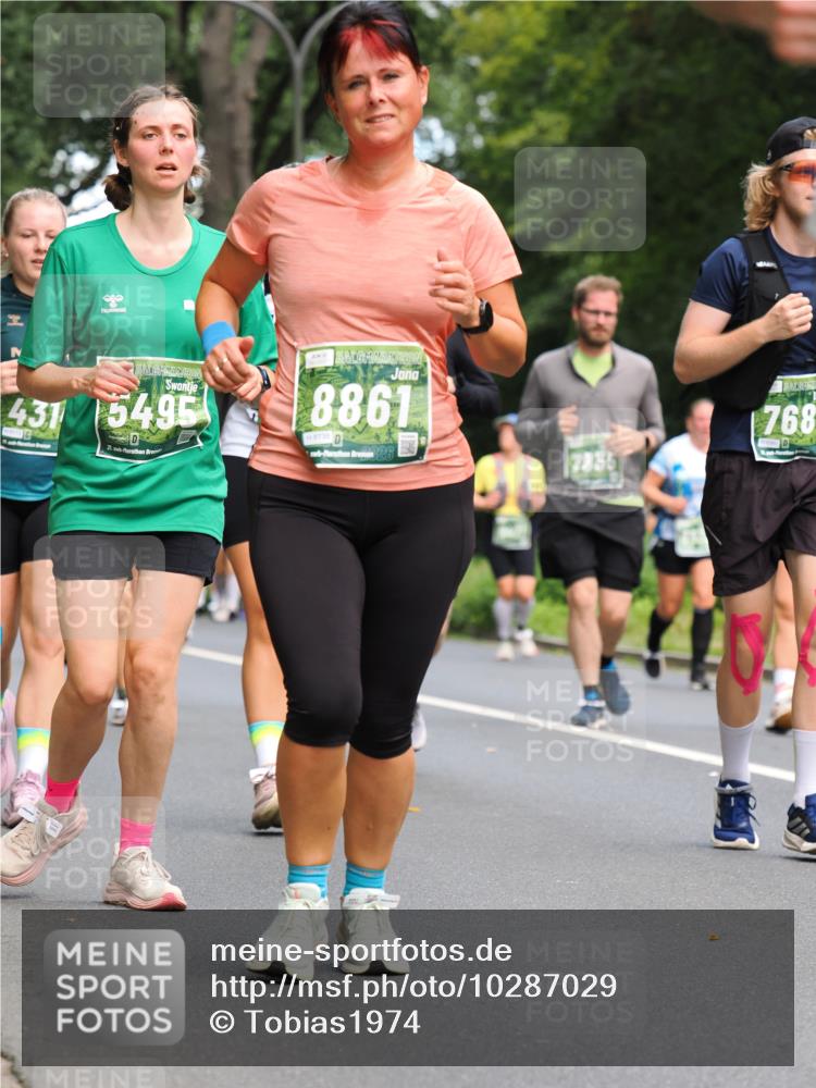 13.09.2026 - 21. swb-Marathon Bremen TobiasT http://msf.ph/oto/10287029 13.09.2026 12:20:09 Laufen 431, 15495, 21, 8861, 8738, 26, 768 meine-sportfotos.de