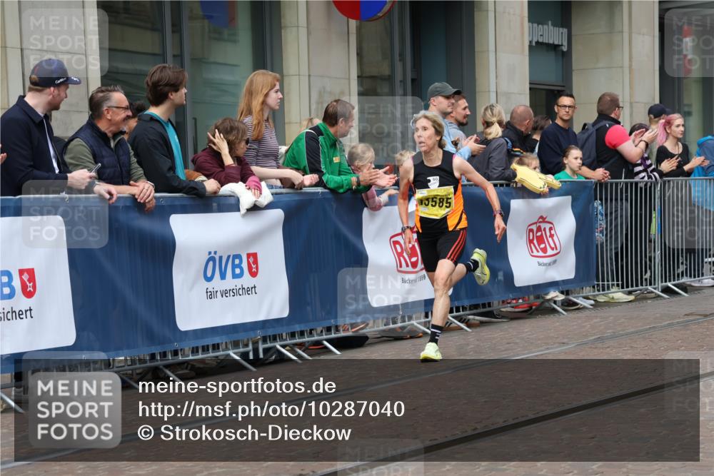 13.09.2026 - 21. swb-Marathon Bremen Strokosch-Dieckow http://msf.ph/oto/10287040 13.09.2026 10:42:04 Ziel 10358, 10632, 10775, 11375, 11630, 11895, 12395, 12525, 13585, 10972, 12426, 12468, 13585, 13621 meine-sportfotos.de
