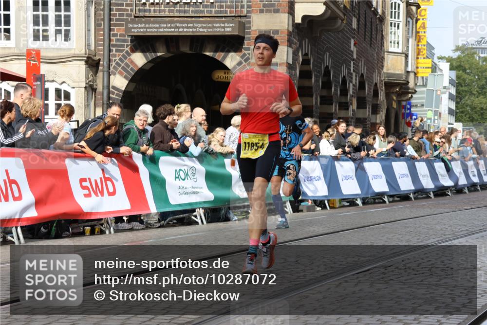13.09.2026 - 21. swb-Marathon Bremen Strokosch-Dieckow http://msf.ph/oto/10287072 13.09.2026 10:37:37 Ziel 10502, 10961, 11854, 13608, 13535 meine-sportfotos.de