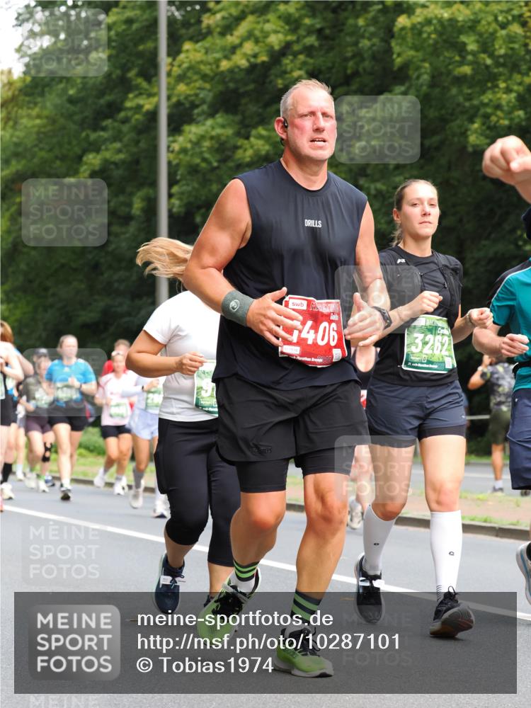 13.09.2026 - 21. swb-Marathon Bremen TobiasT http://msf.ph/oto/10287101 13.09.2026 12:20:23 Laufen 0516, 406, 3262 meine-sportfotos.de