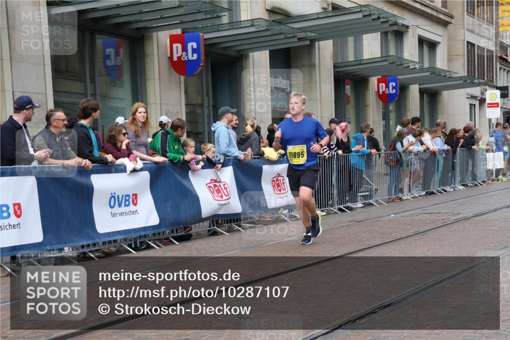 13.09.2026 - 21. swb-Marathon Bremen Strokosch-Dieckow http://msf.ph/oto/10287107 13.09.2026 10:42:11 Ziel 10312, 10358, 10632, 10775, 11375, 11630, 11779, 11895, 12281, 12395, 12525, 11895, 12426, 12468, 13585, 13621 meine-sportfotos.de
