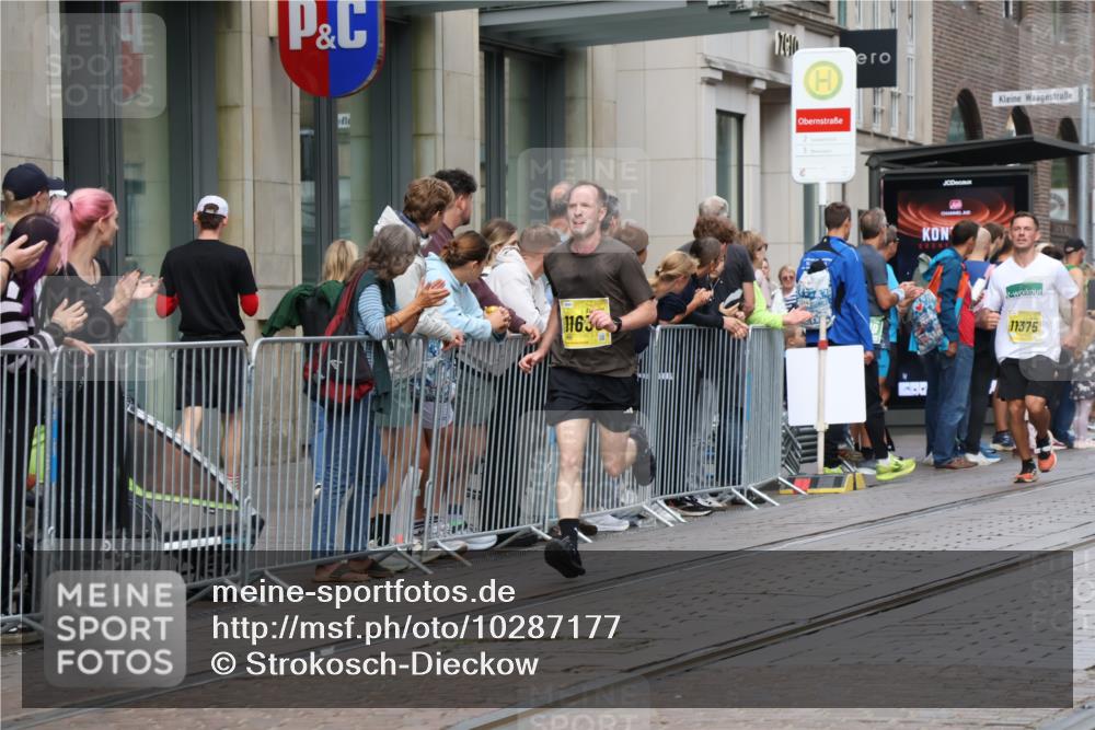 13.09.2026 - 21. swb-Marathon Bremen Strokosch-Dieckow http://msf.ph/oto/10287177 13.09.2026 10:42:19 Ziel 10312, 10358, 10632, 10775, 10816, 11375, 11779, 12281, 12395, 11630, 11895, 12426, 12525, 13585, 13621 meine-sportfotos.de