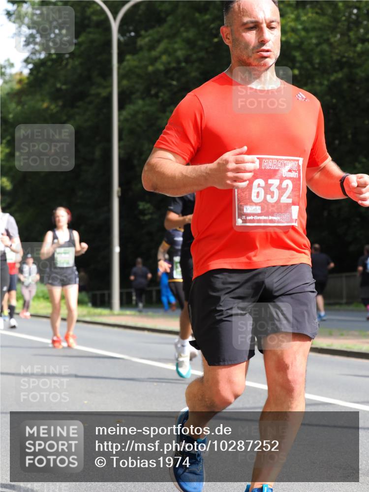 13.09.2026 - 21. swb-Marathon Bremen TobiasT http://msf.ph/oto/10287252 13.09.2026 12:21:11 Laufen 632, 1456, 21, 2026 meine-sportfotos.de