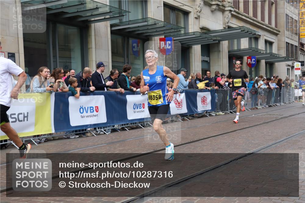 13.09.2026 - 21. swb-Marathon Bremen Strokosch-Dieckow http://msf.ph/oto/10287316 13.09.2026 10:42:27 Ziel 10235, 10312, 10816, 10988, 11779, 12281, 13580, 10358, 10632, 10775, 11375, 11630, 11895, 12395, 12525, 13585 meine-sportfotos.de