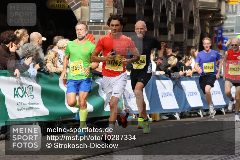 13.09.2026 - 21. swb-Marathon Bremen Strokosch-Dieckow http://msf.ph/oto/10287334 13.09.2026 10:38:15 Ziel 11083, 12538, 13535, 13507, 13553 meine-sportfotos.de