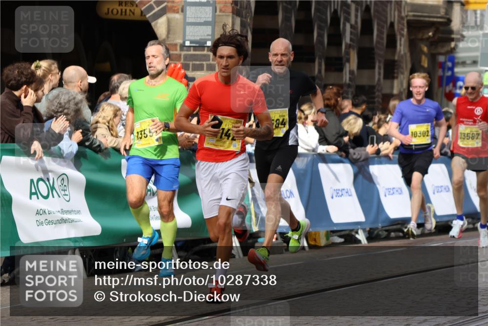 13.09.2026 - 21. swb-Marathon Bremen Strokosch-Dieckow http://msf.ph/oto/10287338 13.09.2026 10:38:15 Ziel 11083, 12538, 13535, 13507, 13553 meine-sportfotos.de