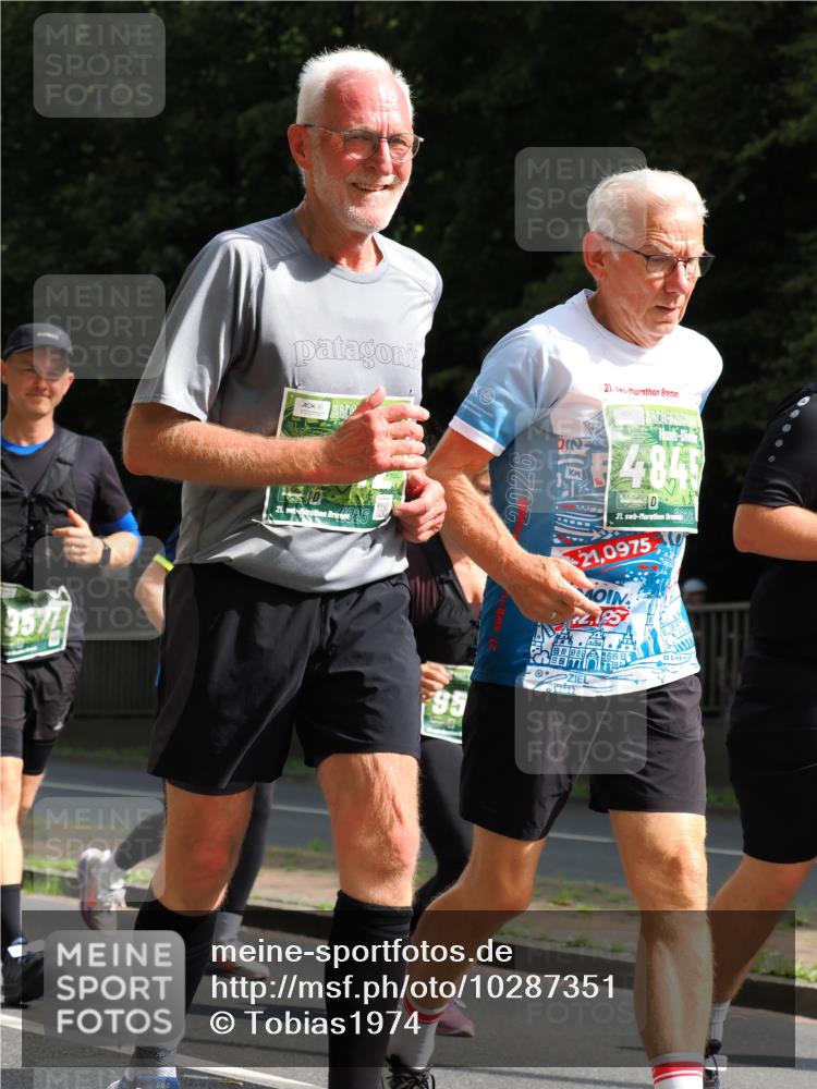 13.09.2026 - 21. swb-Marathon Bremen TobiasT http://msf.ph/oto/10287351 13.09.2026 12:21:26 Laufen 957, 860, 2026, 21, 4845, 21, 21, 0975, 95, 868 meine-sportfotos.de
