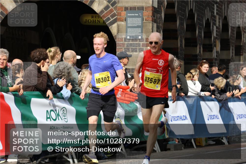 13.09.2026 - 21. swb-Marathon Bremen Strokosch-Dieckow http://msf.ph/oto/10287379 13.09.2026 10:38:17 Ziel 11083, 11142, 12538, 13535, 13551, 13584, 13587, 13507 meine-sportfotos.de