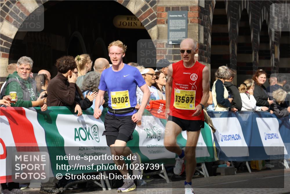 13.09.2026 - 21. swb-Marathon Bremen Strokosch-Dieckow http://msf.ph/oto/10287391 13.09.2026 10:38:17 Ziel 11083, 11142, 12538, 13535, 13551, 13584, 13587, 13507 meine-sportfotos.de