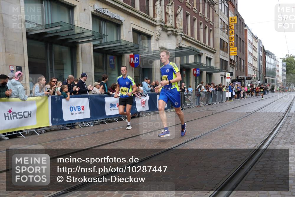 13.09.2026 - 21. swb-Marathon Bremen Strokosch-Dieckow http://msf.ph/oto/10287447 13.09.2026 10:42:37 Ziel 10235, 10336, 10816, 10988, 11265, 11442, 12053, 13580, 10312, 10358, 10632, 10775, 11375, 11630, 11779, 12281, 12395, 12525 meine-sportfotos.de