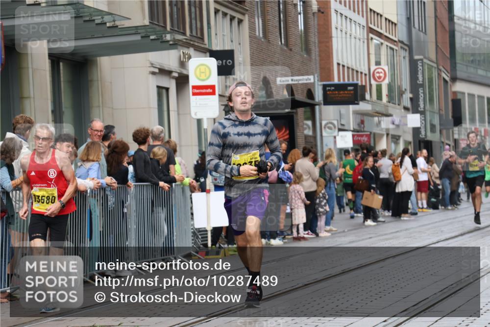 13.09.2026 - 21. swb-Marathon Bremen Strokosch-Dieckow http://msf.ph/oto/10287489 13.09.2026 10:42:45 Ziel 10235, 10336, 10988, 11042, 11143, 11265, 11442, 11632, 12053, 12469, 13523, 13580, 10235, 10312, 10358, 10632, 10775, 10816, 11375, 11779, 12281, 12395 meine-sportfotos.de