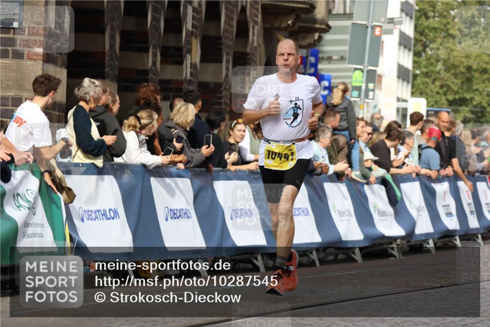 13.09.2026 - 21. swb-Marathon Bremen Strokosch-Dieckow http://msf.ph/oto/10287545 13.09.2026 10:38:41 Ziel 13507, 13553, 13636, 10926, 11127 meine-sportfotos.de