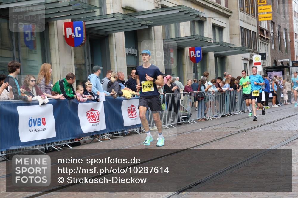 13.09.2026 - 21. swb-Marathon Bremen Strokosch-Dieckow http://msf.ph/oto/10287614 13.09.2026 10:42:58 Ziel 10346, 10456, 10618, 11042, 11143, 11265, 11632, 12053, 12406, 12469, 13523, 10235, 10312, 10336, 10816, 10988, 11442, 12281, 13580 meine-sportfotos.de