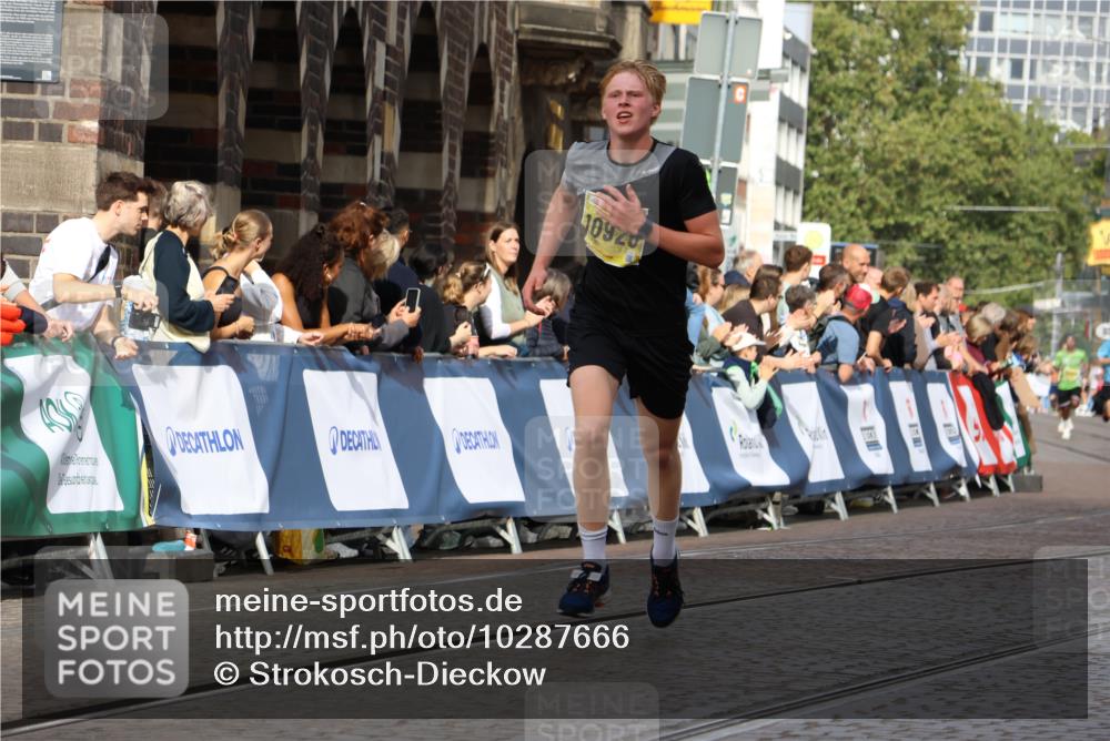 13.09.2026 - 21. swb-Marathon Bremen Strokosch-Dieckow http://msf.ph/oto/10287666 13.09.2026 10:39:01 Ziel 10441, 11127, 12370, 13539, 11227, 11454, 12003, 13641 meine-sportfotos.de