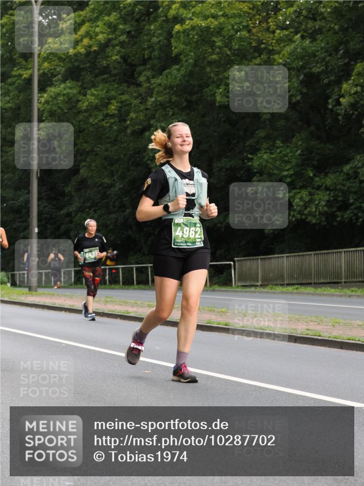 13.09.2026 - 21. swb-Marathon Bremen TobiasT http://msf.ph/oto/10287702 13.09.2026 12:22:41 Laufen 9432, 4962 meine-sportfotos.de