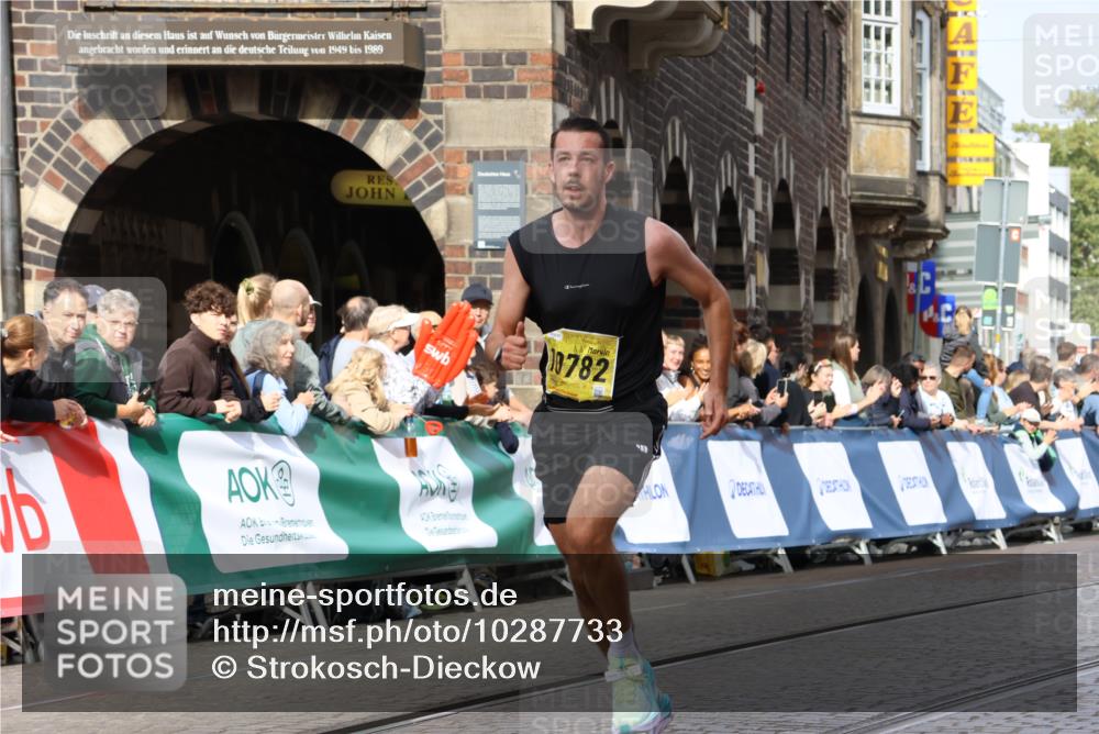 13.09.2026 - 21. swb-Marathon Bremen Strokosch-Dieckow http://msf.ph/oto/10287733 13.09.2026 10:39:11 Ziel 10782, 10926, 11127, 11338, 12370, 11227, 13556, 13641 meine-sportfotos.de