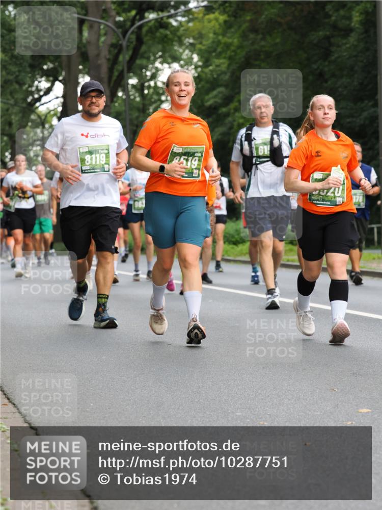13.09.2026 - 21. swb-Marathon Bremen TobiasT http://msf.ph/oto/10287751 13.09.2026 12:23:00 Laufen 4977, 8119, 61, 25, 19, 20 meine-sportfotos.de