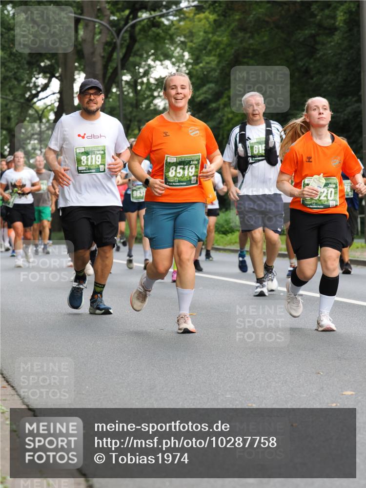 13.09.2026 - 21. swb-Marathon Bremen TobiasT http://msf.ph/oto/10287758 13.09.2026 12:23:00 Laufen 1237, 8119, 9631, 8519, 615, 20 meine-sportfotos.de