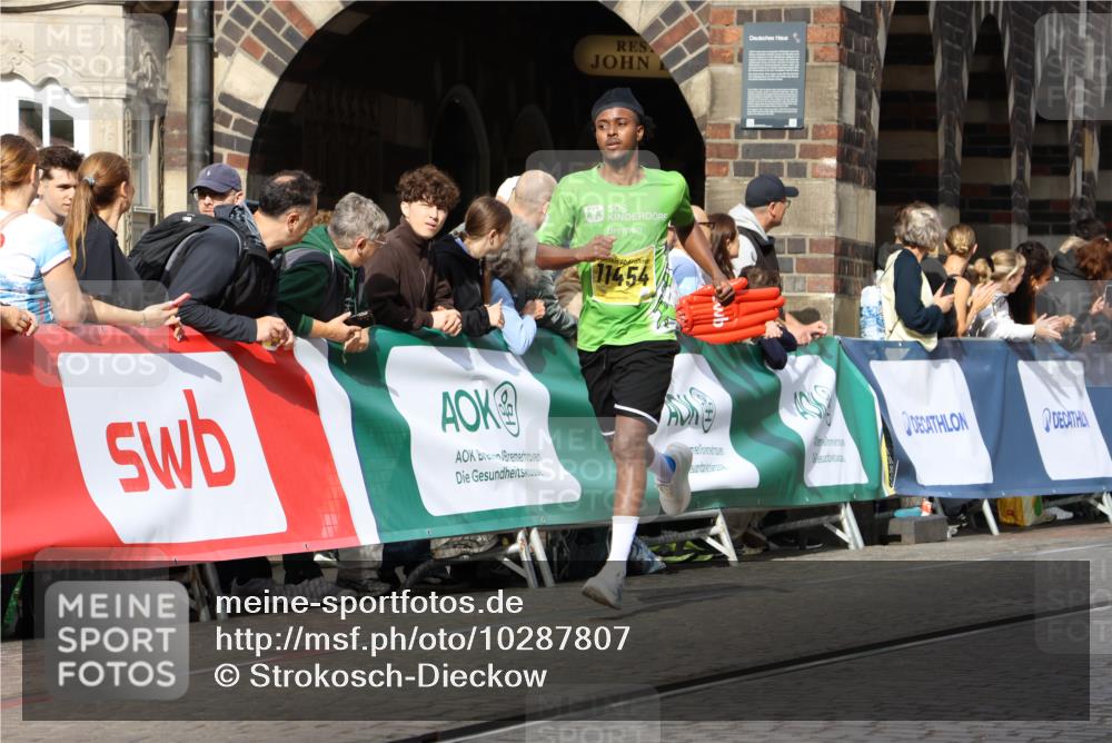 13.09.2026 - 21. swb-Marathon Bremen Strokosch-Dieckow http://msf.ph/oto/10287807 13.09.2026 10:39:19 Ziel 10782, 10926, 11127, 11338, 12003, 11713, 12404, 13513, 13556 meine-sportfotos.de