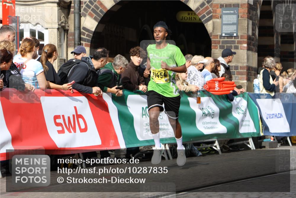 13.09.2026 - 21. swb-Marathon Bremen Strokosch-Dieckow http://msf.ph/oto/10287835 13.09.2026 10:39:19 Ziel 10782, 10926, 11127, 11338, 12003, 11713, 12404, 13513, 13556 meine-sportfotos.de
