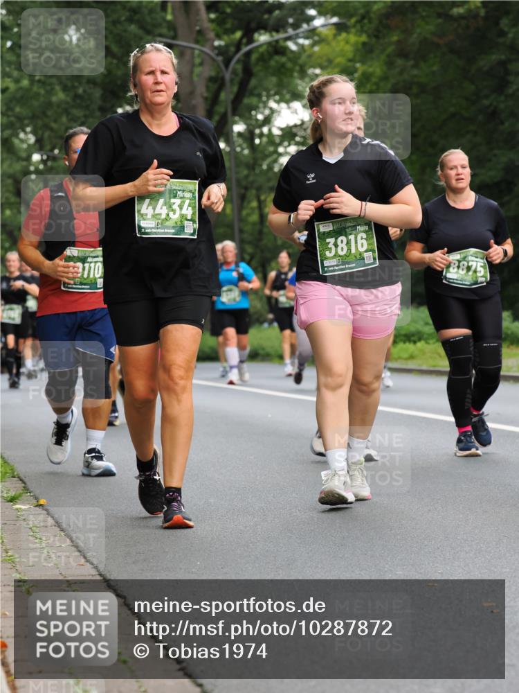 13.09.2026 - 21. swb-Marathon Bremen TobiasT http://msf.ph/oto/10287872 13.09.2026 12:23:18 Laufen 110, 4434, 21, 3816, 9219, 21, 8875 meine-sportfotos.de