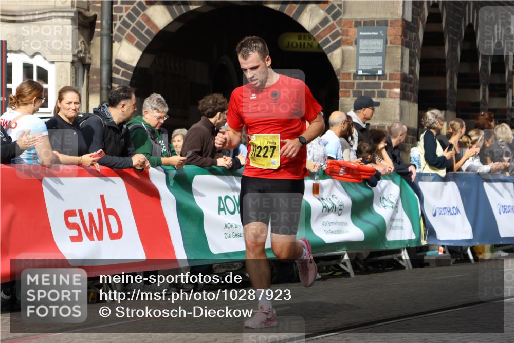 13.09.2026 - 21. swb-Marathon Bremen Strokosch-Dieckow http://msf.ph/oto/10287923 13.09.2026 10:39:26 Ziel 10782, 11227, 11338, 11454, 12003, 13641, 11713, 12404, 13513, 13642 meine-sportfotos.de