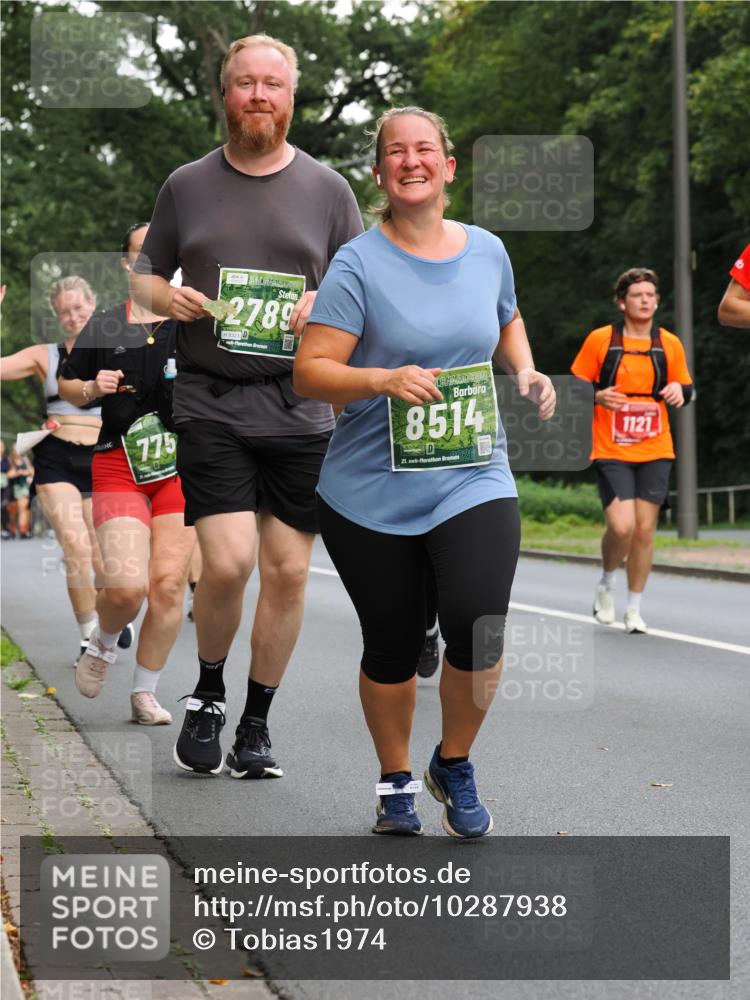 13.09.2026 - 21. swb-Marathon Bremen TobiasT http://msf.ph/oto/10287938 13.09.2026 12:23:36 Laufen 775, 2789, 5323, 8514, 21, 026, 1127 meine-sportfotos.de
