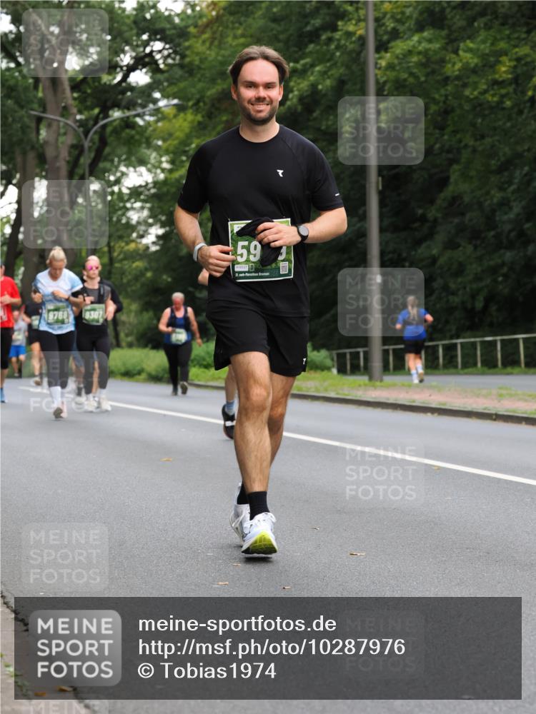 13.09.2026 - 21. swb-Marathon Bremen TobiasT http://msf.ph/oto/10287976 13.09.2026 12:23:41 Laufen 9768, 59, 6537, 21 meine-sportfotos.de