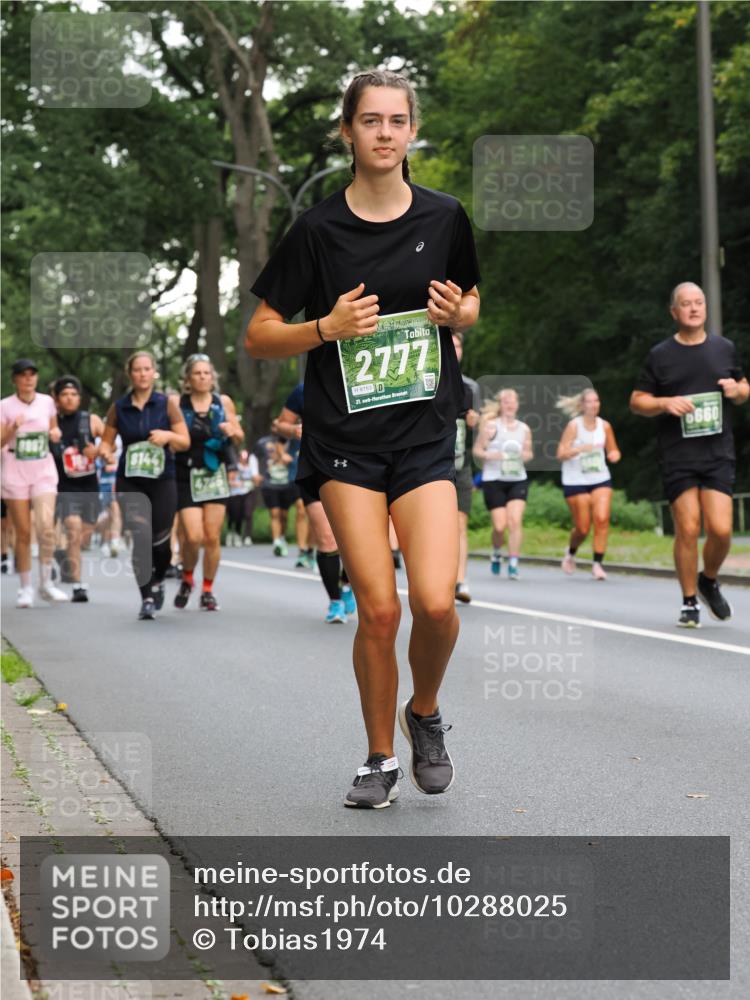 13.09.2026 - 21. swb-Marathon Bremen TobiasT http://msf.ph/oto/10288025 13.09.2026 12:23:53 Laufen 8144, 2777, 8753, 21, 660 meine-sportfotos.de
