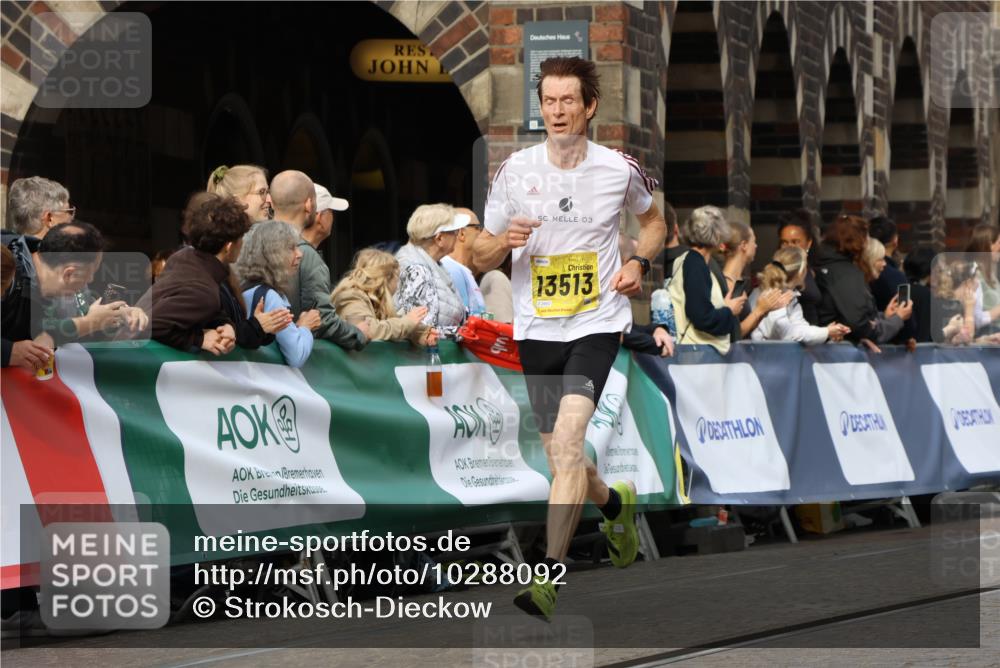 13.09.2026 - 21. swb-Marathon Bremen Strokosch-Dieckow http://msf.ph/oto/10288092 13.09.2026 10:39:44 Ziel 11227, 11713, 12404, 13556, 13641, 11198, 11721, 12144, 12339, 13519 meine-sportfotos.de